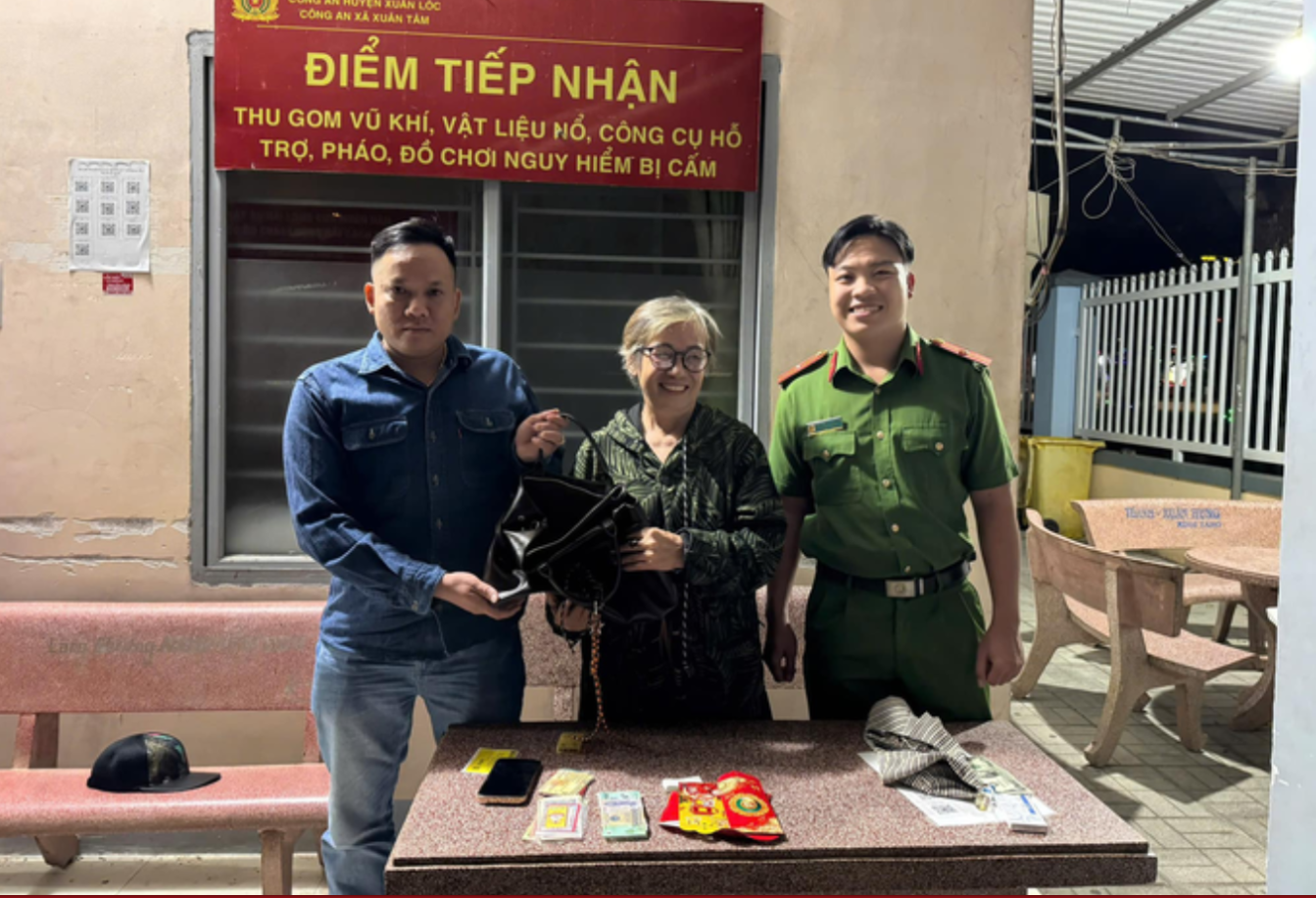 Ngày 1-2, Lãnh đạo Công an huyện Xuân Lộc, tỉnh Đồng Nai cho biết đơn vị đã tìm trả lại tài sản cho một người dân đánh rơi trên địa bàn.